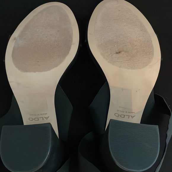 ALDO black block heel sandal! - Picture 3 of 3